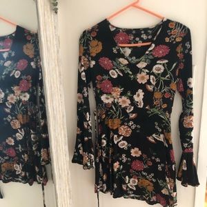 Missguided v-neck bell sleeve dress